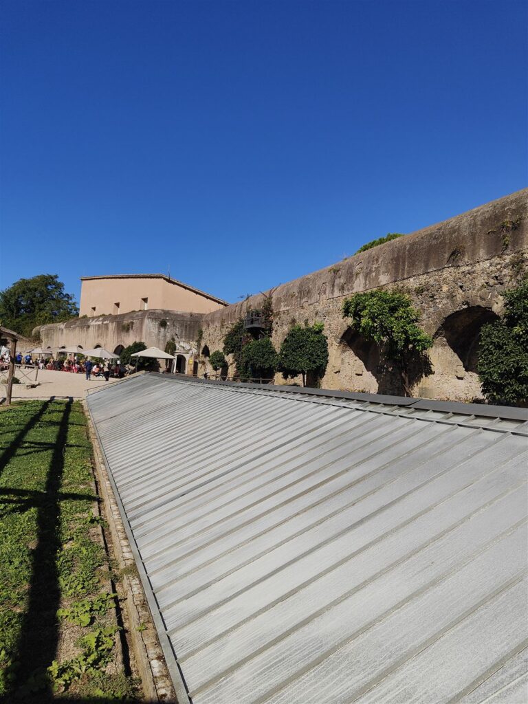 Esterno della serra storica del Casale dei Cedrati a Villa Doria Pamphili, Roma